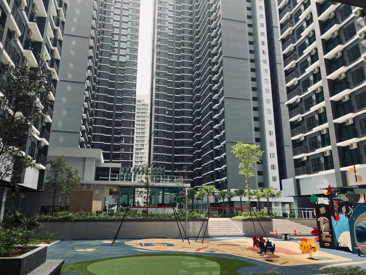 Maxim 2 Bedrooms Mrt Station Cheras Kuala Lumpur Homestay Exterior foto