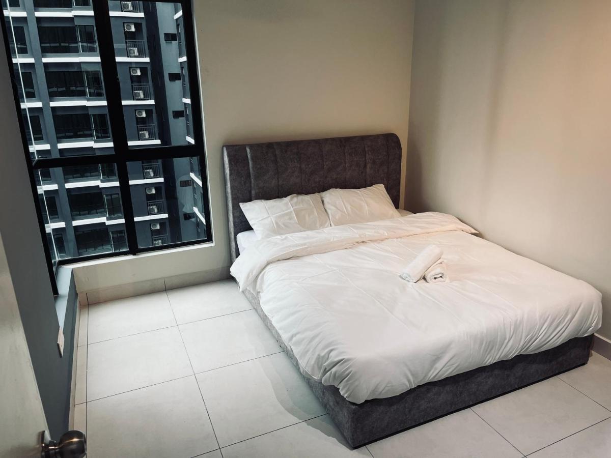 Maxim 2 Bedrooms Mrt Station Cheras Kuala Lumpur Homestay Exterior foto